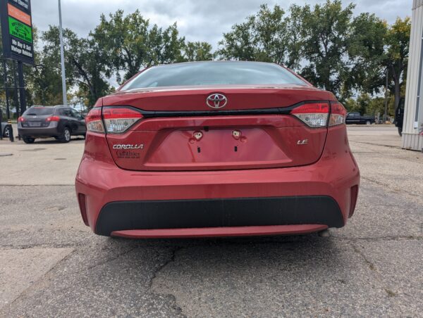 2021 Toyota Corolla LE - Image 10