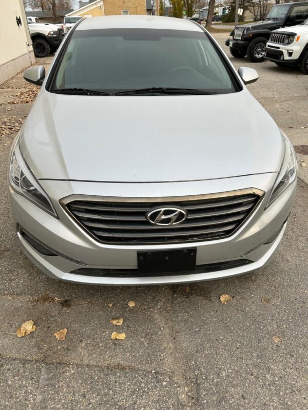 2016 Hyundai Sonata - Image 3