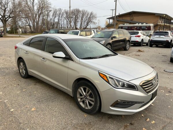 2016 Hyundai Sonata - Image 2