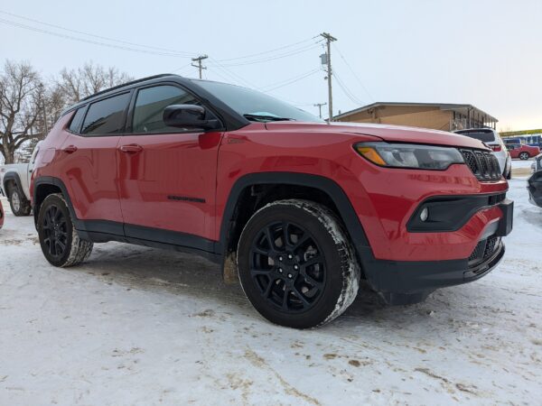 2024 Jeep Compass Altitude - Image 2