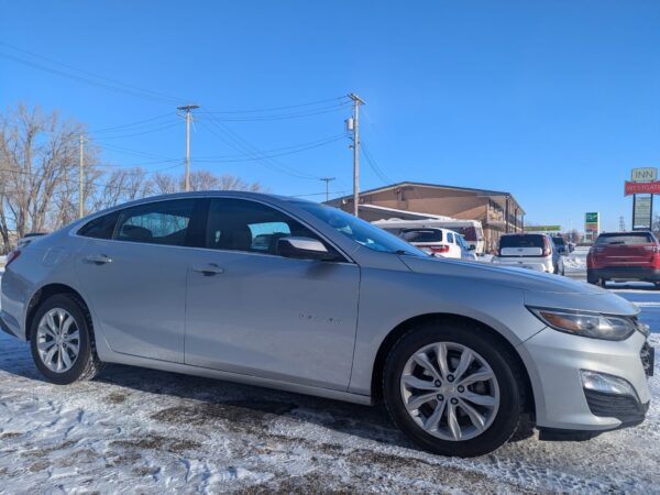 2021 Chevrolet Malibu - Image 3