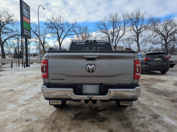 2022 RAM 2500 Big Horn Crew Cab - Image 4